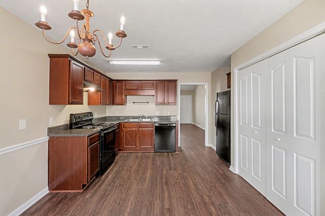 1228 Shannon Ln, La Vergne, TN 37086