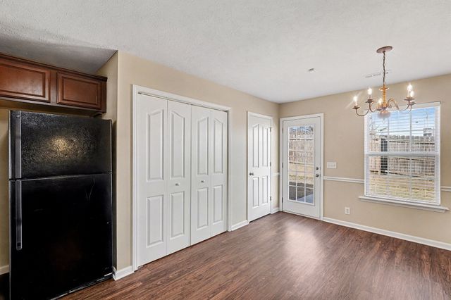 1228 Shannon Ln, La Vergne, TN 37086