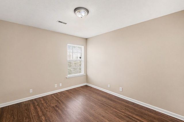 1228 Shannon Ln, La Vergne, TN 37086