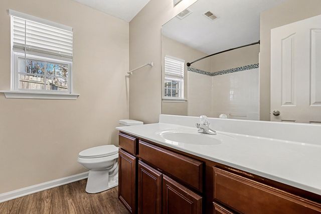 1228 Shannon Ln, La Vergne, TN 37086