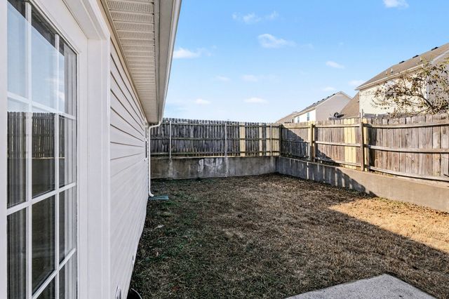 1228 Shannon Ln, La Vergne, TN 37086