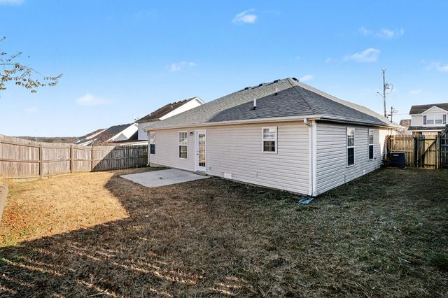 1228 Shannon Ln, La Vergne, TN 37086