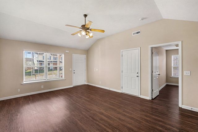 1228 Shannon Ln, La Vergne, TN 37086