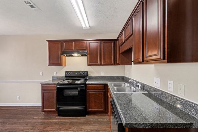 1228 Shannon Ln, La Vergne, TN 37086