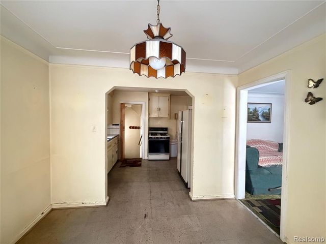 7041 Yinger Avenue, Dearborn, MI 48126