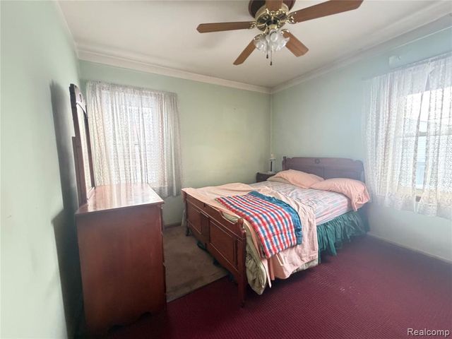 7041 Yinger Avenue, Dearborn, MI 48126