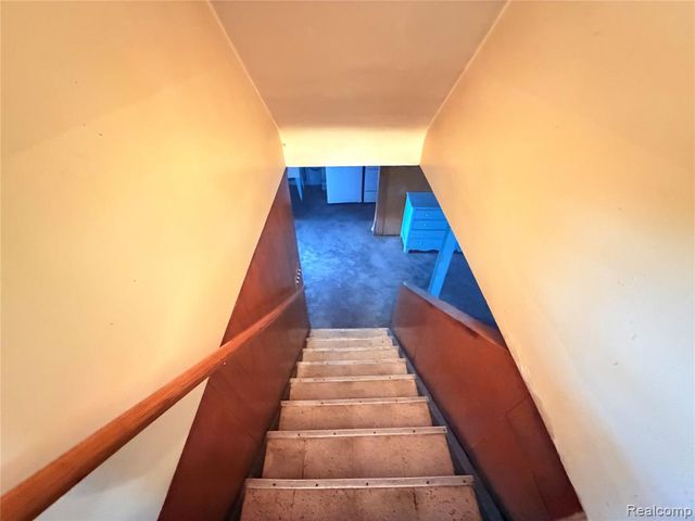 7041 Yinger Avenue, Dearborn, MI 48126