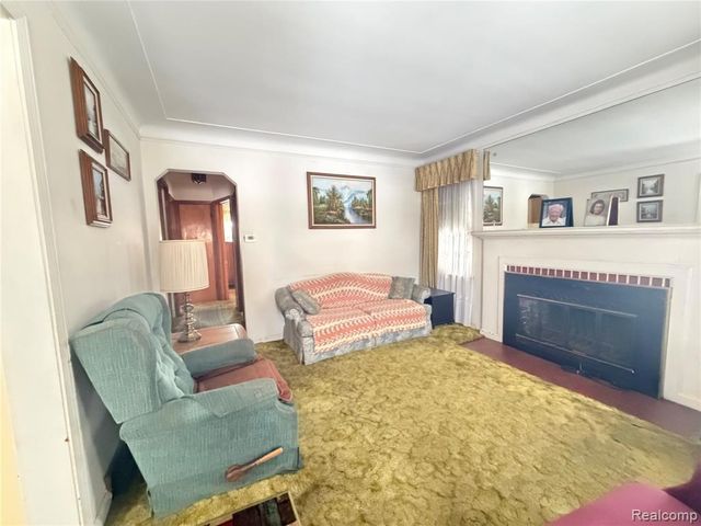 7041 Yinger Avenue, Dearborn, MI 48126