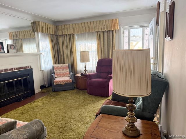 7041 Yinger Avenue, Dearborn, MI 48126