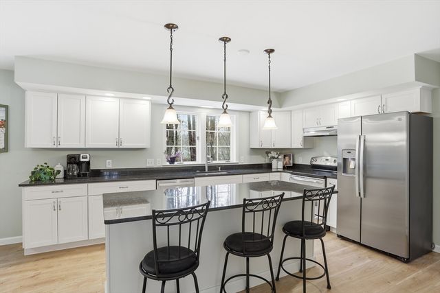 76 Oak Hill Lane, Boylston, MA 01505