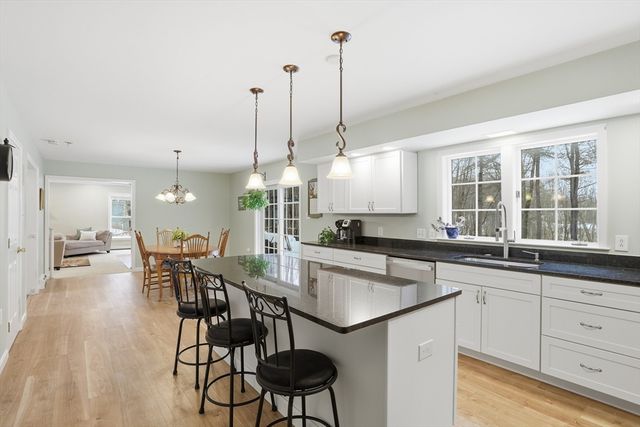 76 Oak Hill Lane, Boylston, MA 01505