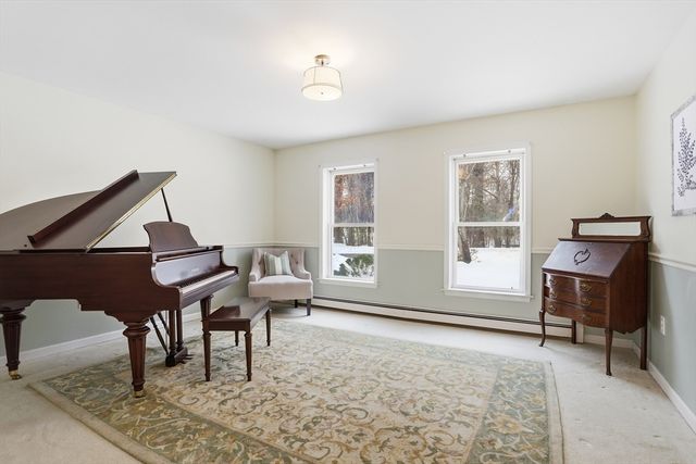 76 Oak Hill Lane, Boylston, MA 01505