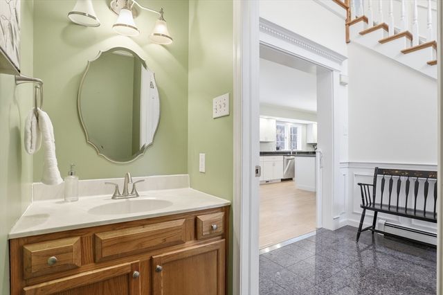 76 Oak Hill Lane, Boylston, MA 01505