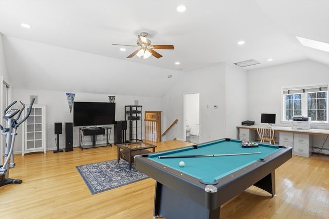 76 Oak Hill Lane, Boylston, MA 01505