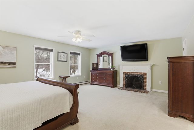 76 Oak Hill Lane, Boylston, MA 01505