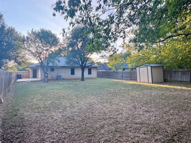 614 Bentwood DR, Leander, TX 78641
