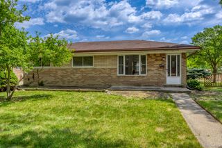 32240 Hawthorne Drive, Warren, MI 48092