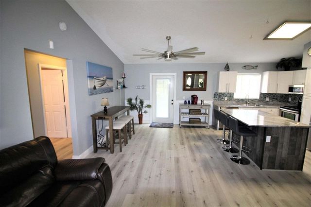 147 NW 10th Avenue, Delray Beach, FL 33444