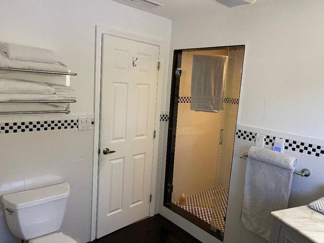 2200 NE 32nd Avenue, Fort Lauderdale, FL 33305