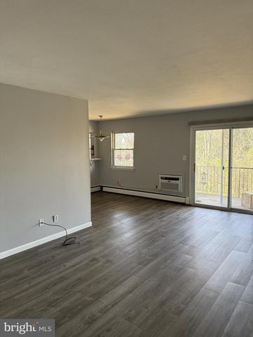 104 GARNET DR, Burlington, NJ 08016