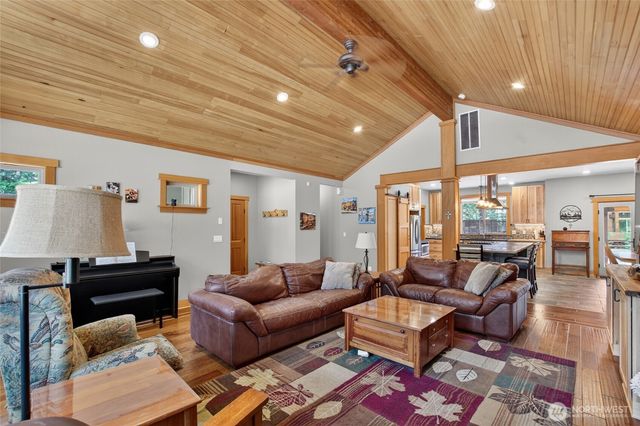 100 White Pine Drive, Ronald, WA 98940