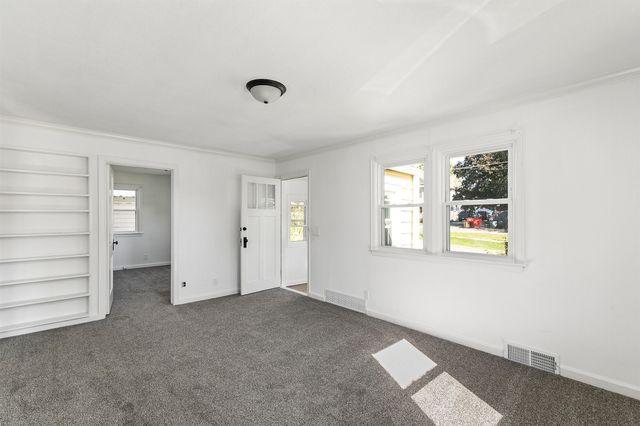 503 S Columbus Street, Pleasantville, IA 50225