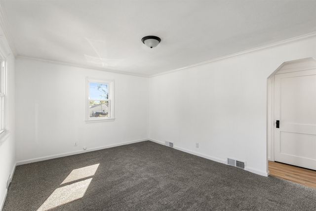 503 S Columbus Street, Pleasantville, IA 50225