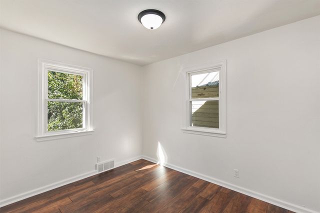 503 S Columbus Street, Pleasantville, IA 50225