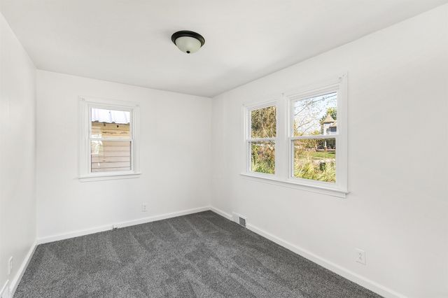 503 S Columbus Street, Pleasantville, IA 50225