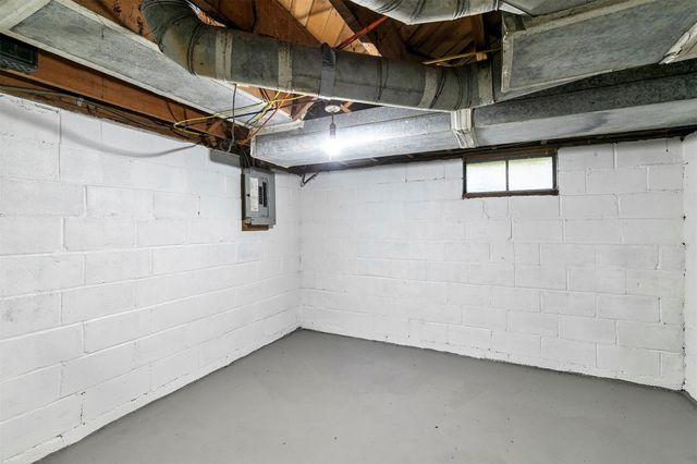 503 S Columbus Street, Pleasantville, IA 50225