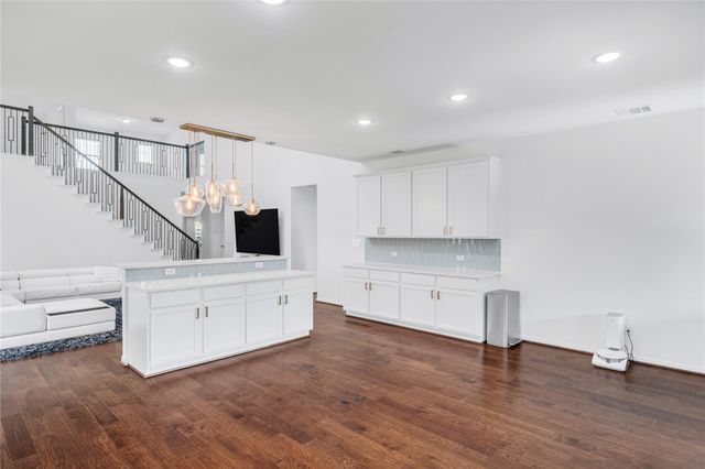 108 Greenthread DR, Liberty Hill, TX 78642