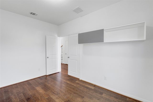 108 Greenthread DR, Liberty Hill, TX 78642