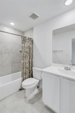 108 Greenthread DR, Liberty Hill, TX 78642