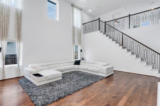 108 Greenthread DR, Liberty Hill, TX 78642