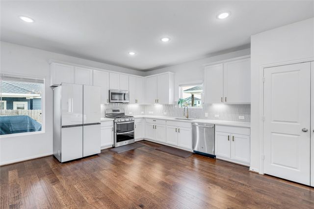 108 Greenthread DR, Liberty Hill, TX 78642