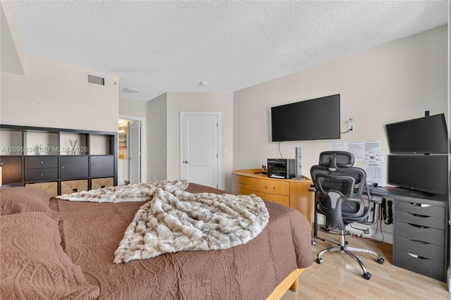 17555 Atlantic Boulevard TS6, Sunny Isles Beach, FL 33160