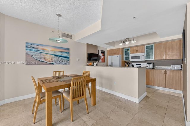 17555 Atlantic Boulevard TS6, Sunny Isles Beach, FL 33160