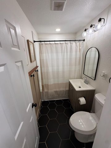 7669 Barrow St, Sutter, CA 95982