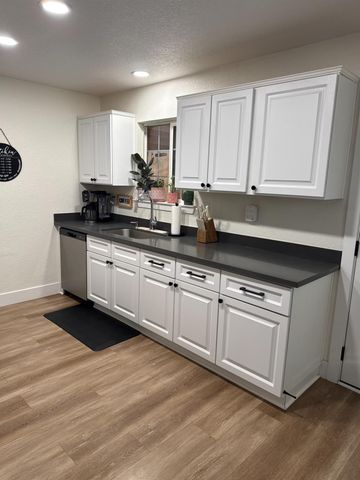 7669 Barrow St, Sutter, CA 95982