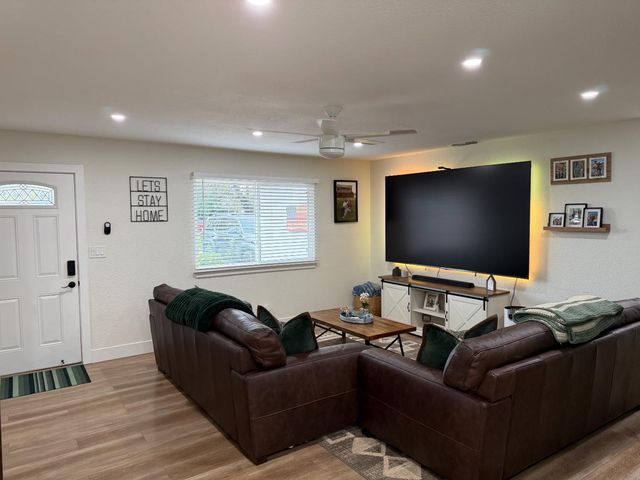 7669 Barrow St, Sutter, CA 95982