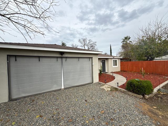 7669 Barrow St, Sutter, CA 95982