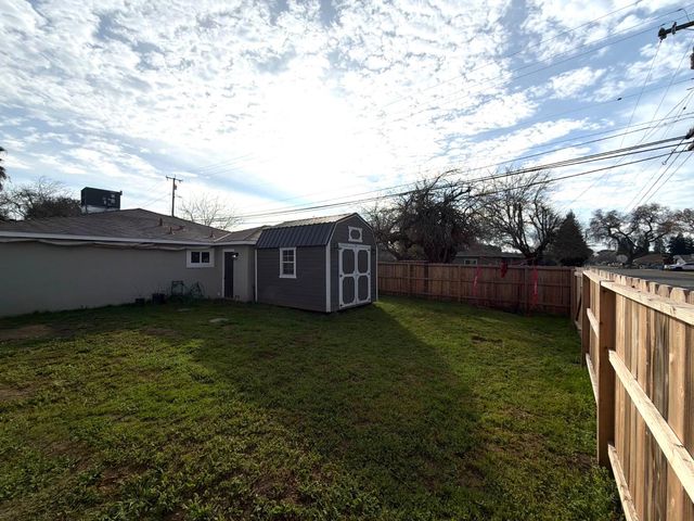 7669 Barrow St, Sutter, CA 95982