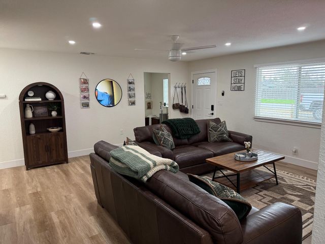 7669 Barrow St, Sutter, CA 95982