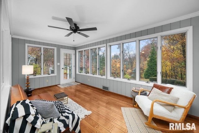 777 25th Ave Ct Court, Moline, IL 61265