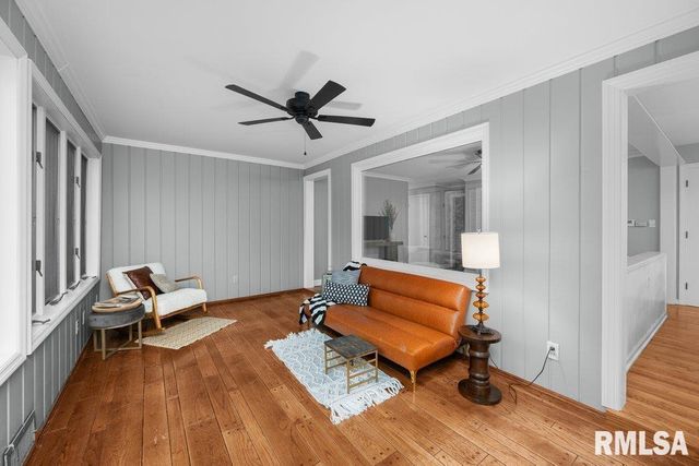 777 25th Ave Ct Court, Moline, IL 61265