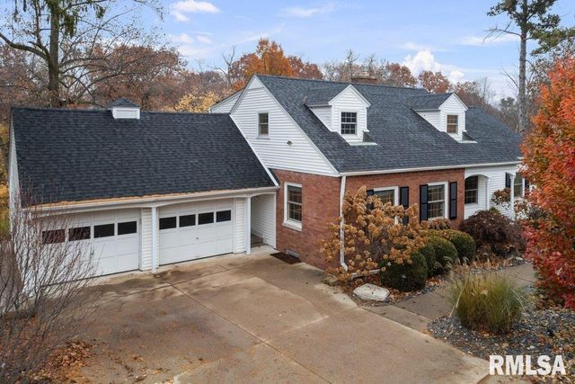 777 25th Ave Ct Court, Moline, IL 61265