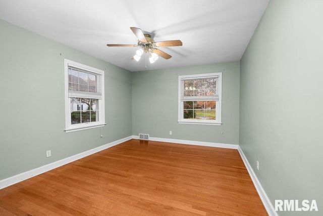 777 25th Ave Ct Court, Moline, IL 61265