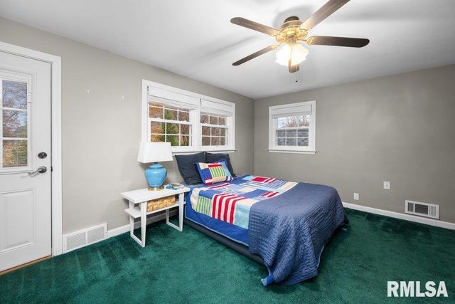 777 25th Ave Ct Court, Moline, IL 61265