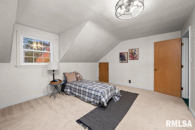 777 25th Ave Ct Court, Moline, IL 61265