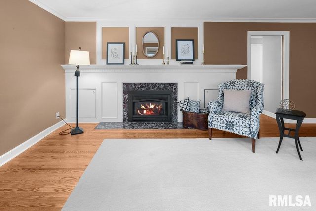 777 25th Ave Ct Court, Moline, IL 61265